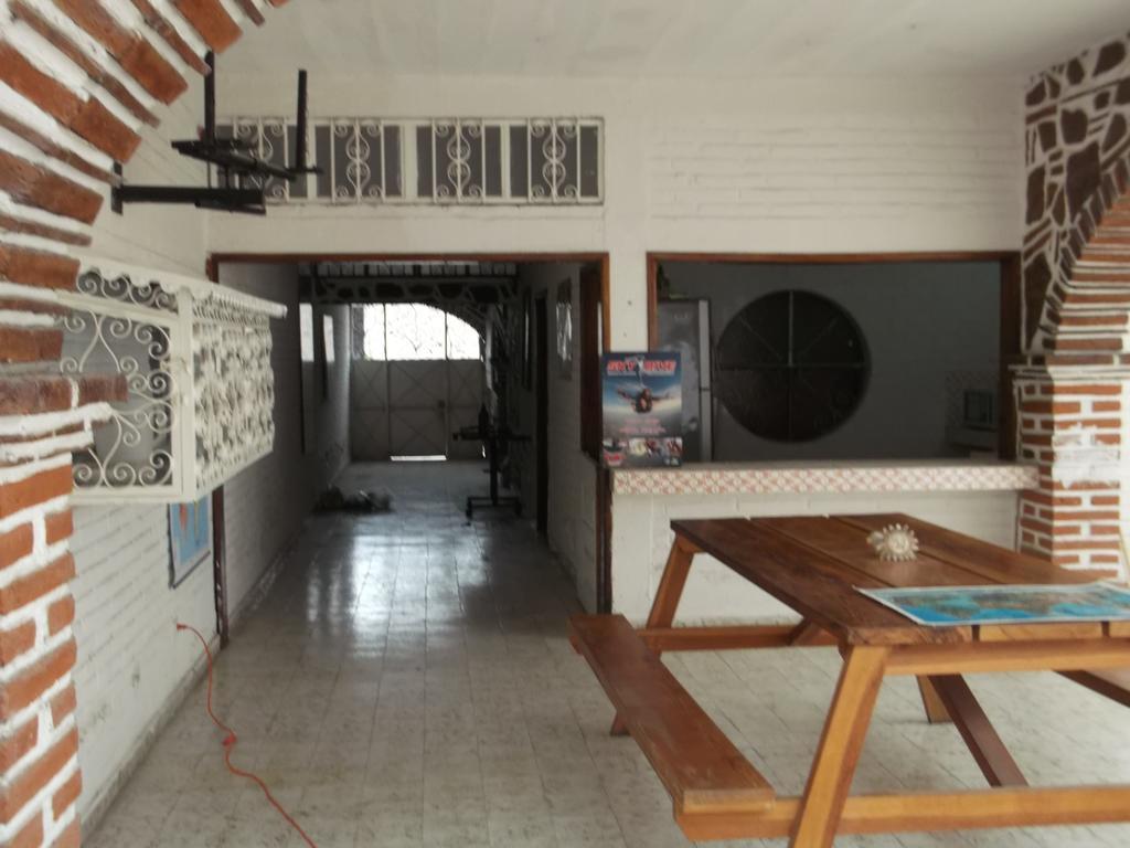 El Sunset Hostel Пуэрто-Вальярта Экстерьер фото